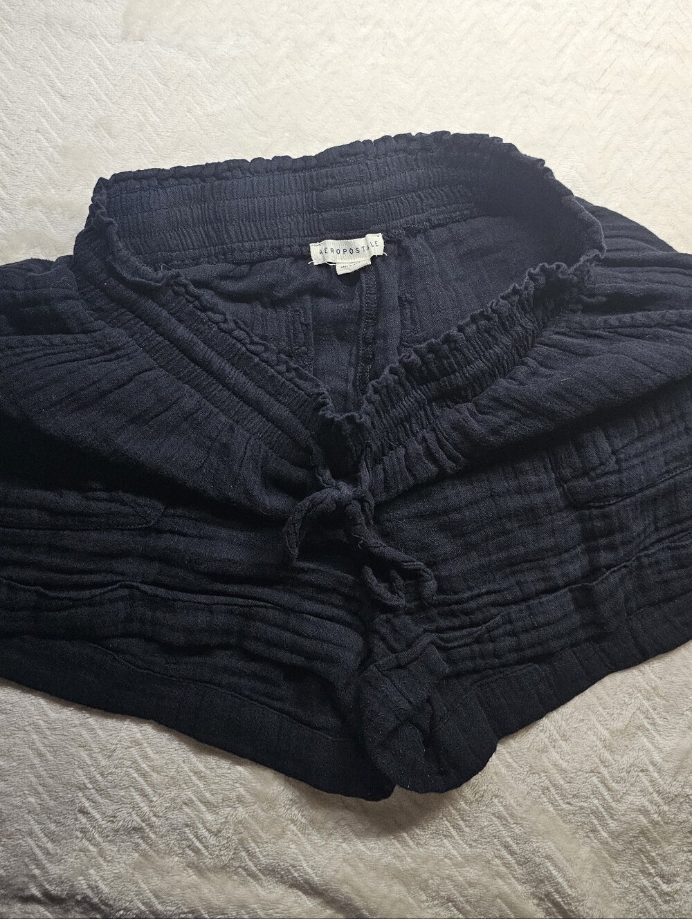 Aeropostale Black Crinkle Gauze 100% Cotton Shorts w Front And Back Pockets